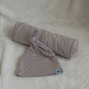 Newborn Swaddle + Hat | Matching Set in Soft Pink